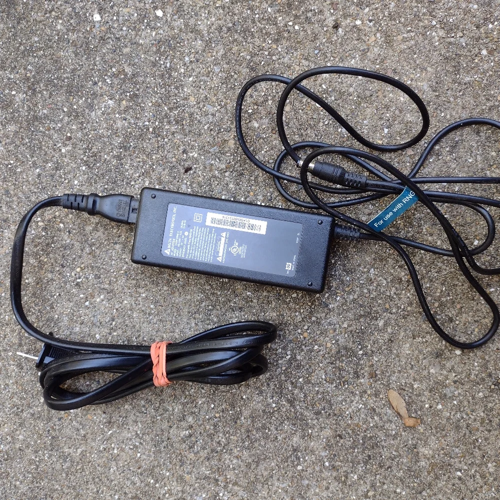 Adapter RNG 110 Delta Electronics Inc. AC adapter Model EADP-20NB C